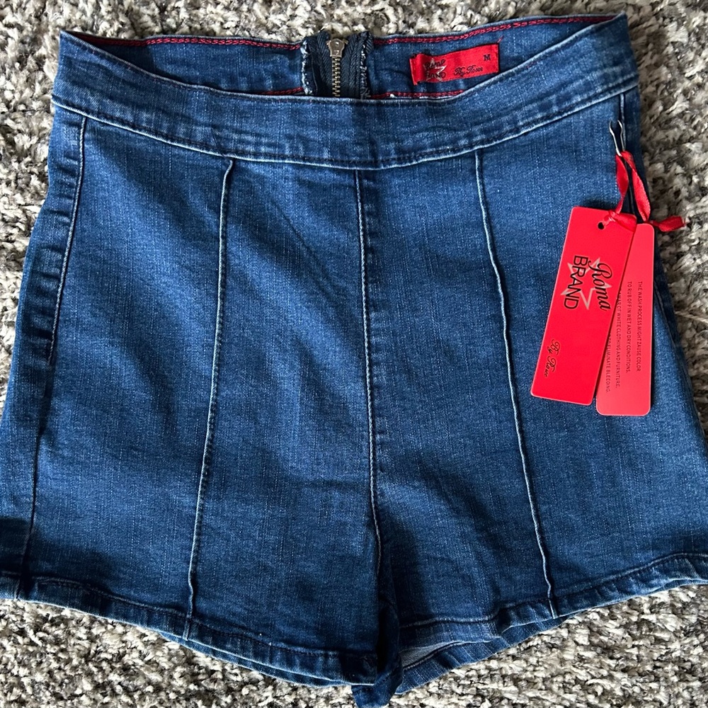 Shorts,denim,short short, Size 7 M,NWT, zip back, stretch,Waist to bottom 12 3/4